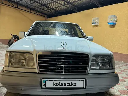 Mercedes-Benz E 280 1993 года за 5 400 000 тг. в Шымкент