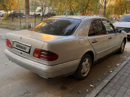 Mercedes-Benz E 230 1997 года за 2 800 000 тг. в Астана – фото 3