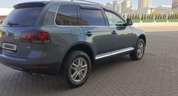 Volkswagen Touareg 2007 годаfor7 500 000 тг. в Астана – фото 5