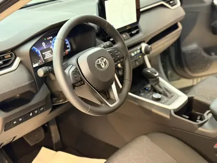 Toyota RAV4 Prestige+ 2025 года за 18 790 000 тг. в Астана – фото 6