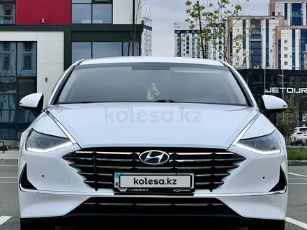 Hyundai Sonata 2019 года за 10 000 000 тг. в Астана – фото 2