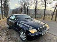 Mercedes-Benz C 240 2002 года за 3 500 000 тг. в Алматы