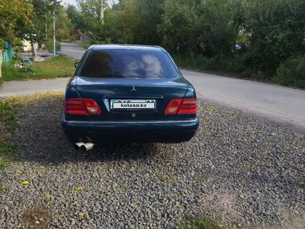 Mercedes-Benz E 200 1996 года за 2 100 000 тг. в Караганда – фото 5