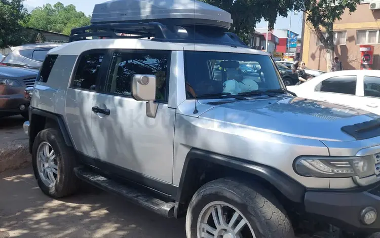 Toyota FJ Cruiser 2006 годаfor9 100 000 тг. в Алматы