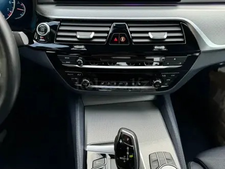 BMW 540 2017 года за 20 000 000 тг. в Алматы – фото 11