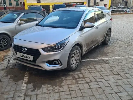 Hyundai Accent 2018 года за 6 000 000 тг. в Актау – фото 2