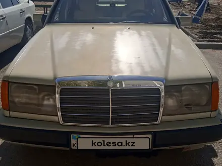 Mercedes-Benz E 230 1988 года за 800 000 тг. в Каратау