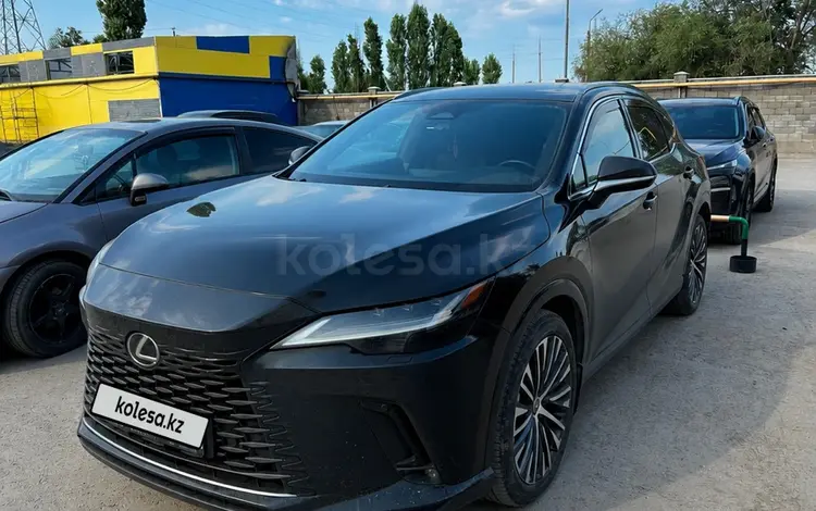 Lexus RX 350 2023 года за 33 900 000 тг. в Актобе