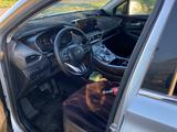 Hyundai Santa Fe 2022 года за 14 000 000 тг. в Астана – фото 2