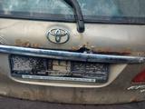 Крышка багажника на Toyota Avensis за 1 000 тг. в Алматы – фото 5