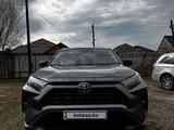 Toyota RAV4 2022 годаүшін12 800 000 тг. в Алматы – фото 4