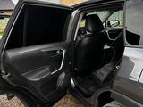 Toyota RAV4 2022 годаүшін12 800 000 тг. в Алматы – фото 5