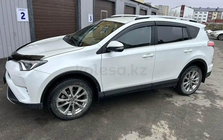 Toyota RAV4 2018 года за 13 000 000 тг. в Усть-Каменогорск