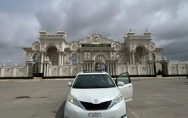 Toyota Sienna 2015 года за 9 500 000 тг. в Актау