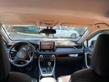 Toyota RAV4 2020 года за 14 000 000 тг. в Актобе – фото 4