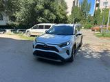 Toyota RAV4 2020 года за 14 000 000 тг. в Актобе – фото 3