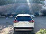 Toyota RAV4 2020 года за 14 000 000 тг. в Актобе – фото 5