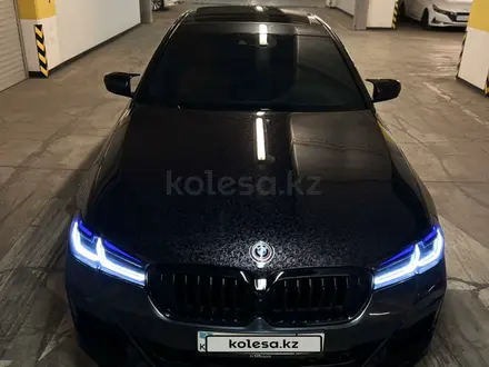 BMW 540 2018 года за 26 000 000 тг. в Алматы – фото 8