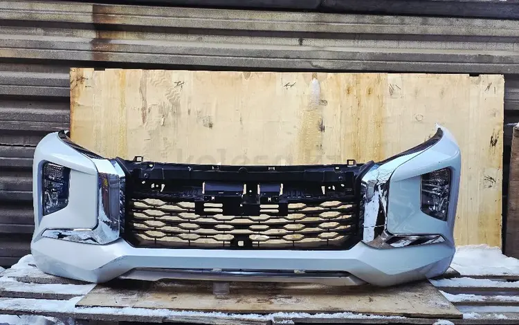Передний бампер Mitsubishi L200 за 400 000 тг. в Алматы