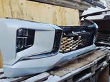Передний бампер Mitsubishi L200 за 400 000 тг. в Алматы – фото 4