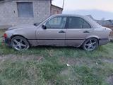 Mercedes-Benz C 180 1994 года за 900 000 тг. в Алматы – фото 4