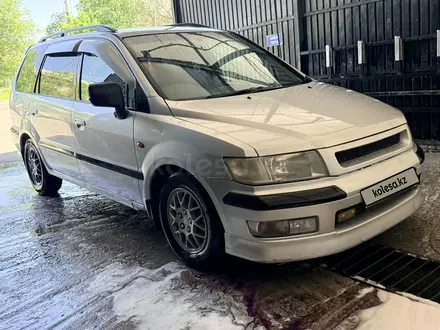 Mitsubishi Chariot 1999 года за 2 300 000 тг. в Алматы – фото 2