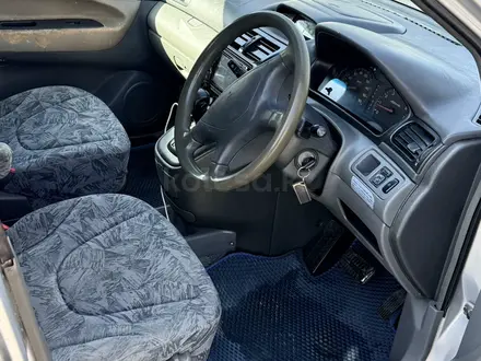Mitsubishi Chariot 1999 года за 2 300 000 тг. в Алматы – фото 36