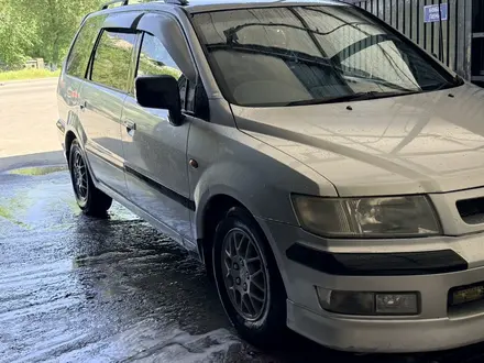 Mitsubishi Chariot 1999 года за 2 300 000 тг. в Алматы – фото 4