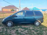 Volkswagen Sharan 1997 годаfor2 100 000 тг. в Уральск – фото 3