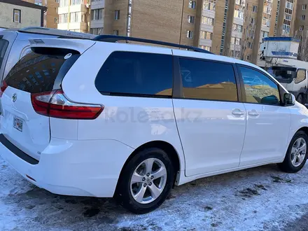 Toyota Sienna 2017 года за 11 500 000 тг. в Астана