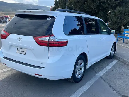 Toyota Sienna 2017 года за 11 500 000 тг. в Астана – фото 2