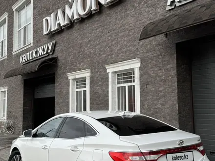 Hyundai Grandeur 2015 года за 8 150 000 тг. в Павлодар – фото 4