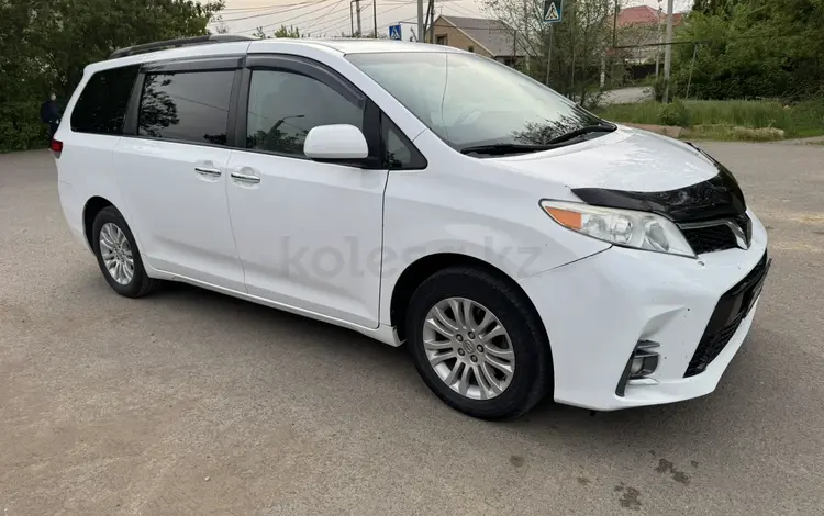 Toyota Sienna 2013 года за 8 400 000 тг. в Уральск