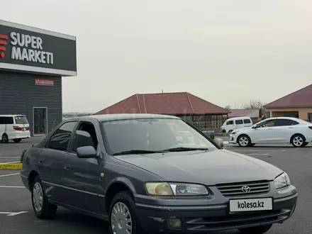 Toyota Camry 1996 года за 2 850 000 тг. в Шымкент – фото 2