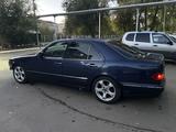 Mercedes-Benz E 320 1999 года за 2 000 000 тг. в Уральск – фото 3