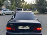 Mercedes-Benz E 320 1999 года за 2 000 000 тг. в Уральск – фото 5