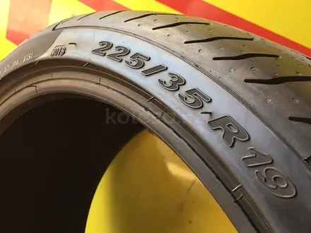 225/35/19 Pirelli P Zero за 65 000 тг. в Астана – фото 7