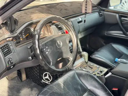 Mercedes-Benz E 320 1999 года за 4 500 000 тг. в Шымкент – фото 20