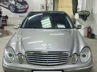 Mercedes-Benz E 320