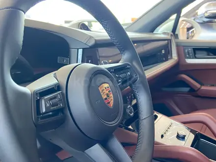 Porsche Cayenne 2023 года за 85 000 000 тг. в Алматы – фото 12