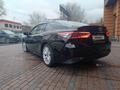 Toyota Camry 2021 года за 18 300 000 тг. в Алматы – фото 4