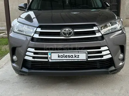 Toyota Highlander 2019 года за 19 500 000 тг. в Шымкент