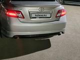 Toyota Camry 2011 года за 7 350 000 тг. в Уральск – фото 4