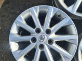 Диски r16 toyota camry 50-55 оригинал за 145 000 тг. в Петропавловск – фото 4