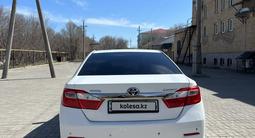 Toyota Camry 2014 года за 8 500 000 тг. в Актобе – фото 3