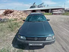 Volkswagen Passat, 1993