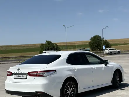 Toyota Camry 2021 года за 14 300 000 тг. в Шымкент – фото 5