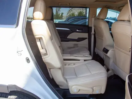 Toyota Highlander 2016 года за 15 000 000 тг. в Алматы – фото 16