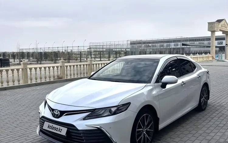 Toyota Camry 2023 годаfor16 800 000 тг. в Актау