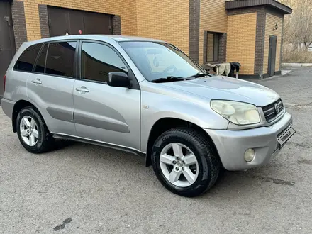 Toyota RAV4 2004 года за 5 500 000 тг. в Караганда – фото 2